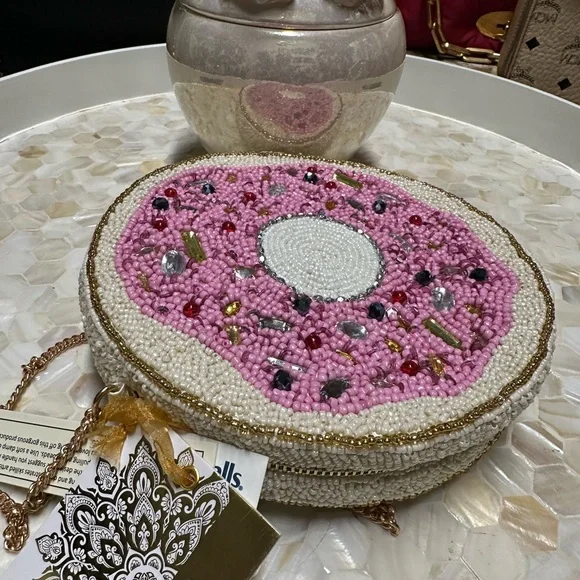 NWT Viral Marshall Pink Beaded Donut Crossbody Bag So Unique! - Picture 6 of 7